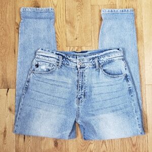 Kancan High Rise Mom Jean size 13 or 30 Light Wash Denim Blue Relaxed Fit